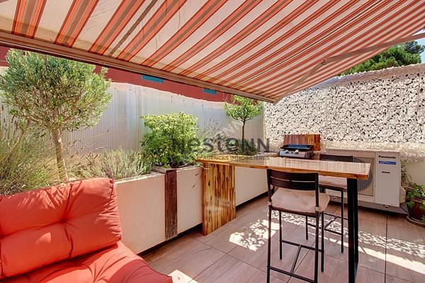 Dernier étage ? Lumineux T3 avec terrasse + parking privatif + cave et vue sur la pinède !