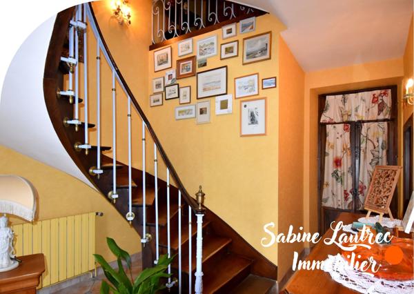 Réalmont (81120) Maison avec Terrasse de 223 m² + local commercial loué (1340€/mois)