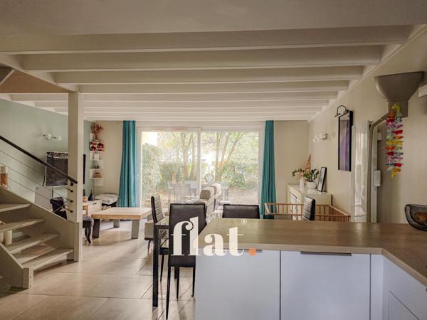 Maison 3 pièces/ 72 m2/ 2 chambres/ stationnement/ jardin