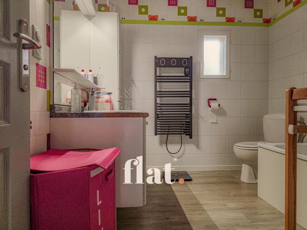 Maison 3 pièces/ 72 m2/ 2 chambres/ stationnement/ jardin