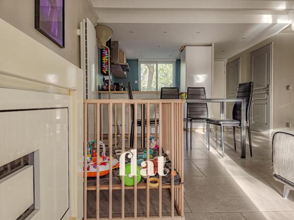 Maison 3 pièces/ 72 m2/ 2 chambres/ stationnement/ jardin