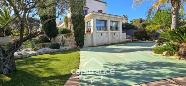 Villa à vendre 5 pièces + piscine BANDOL (83)