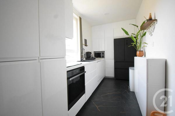 Appartement T7 à vendre  7 pièces - 171,84 m 2   VICHY  - 03