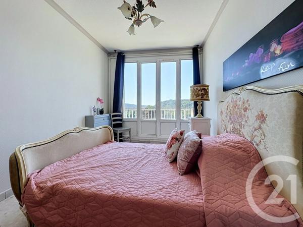 Appartement T5 à vendre  5 pièces - 85,92 m 2   VIENNE  - 38