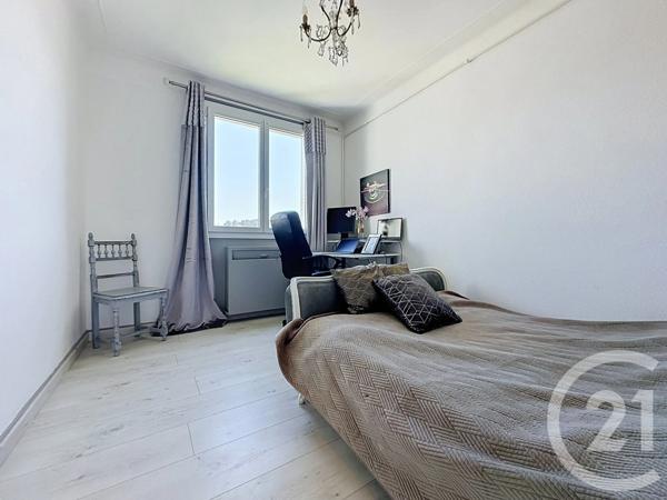 Appartement T5 à vendre  5 pièces - 85,92 m 2   VIENNE  - 38