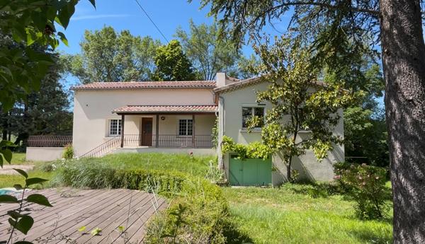 Chomérac - Maison avec piscine et dépendance sur 6 000 m² dans un environnement privilégié