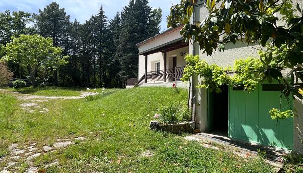 Chomérac - Maison avec piscine et dépendance sur 6 000 m² dans un environnement privilégié