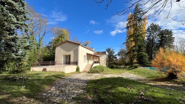 Chomérac - Maison avec piscine et dépendance sur 6 000 m² dans un environnement privilégié