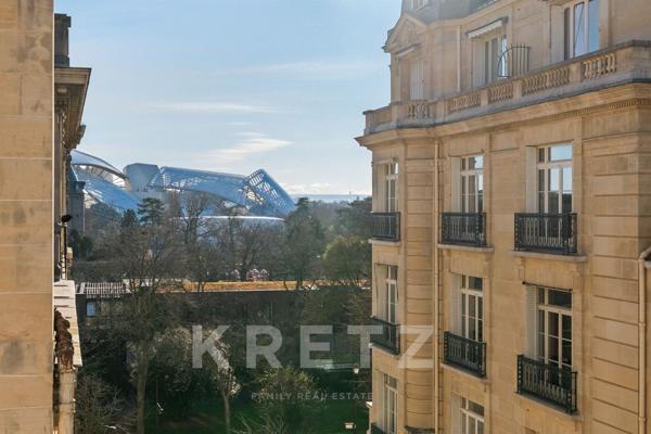 NEUILLY-SUR-SEINE– Élégance, lumière et volumes à deux pas du Bois de Boulogne