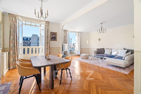 NEUILLY-SUR-SEINE– Élégance, lumière et volumes à deux pas du Bois de Boulogne