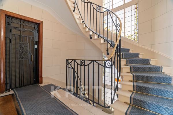 NEUILLY-SUR-SEINE– Élégance, lumière et volumes à deux pas du Bois de Boulogne