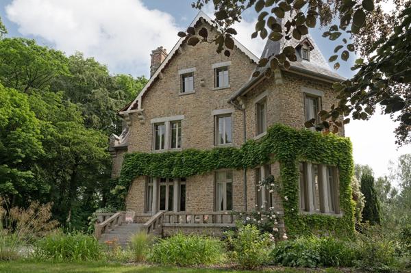 Elégant manoir clé en main et sa maison de gardien