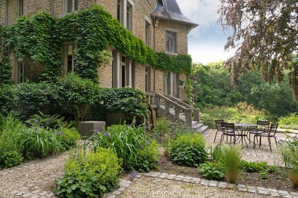 Elégant manoir clé en main et sa maison de gardien