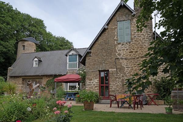 Elégant manoir clé en main et sa maison de gardien