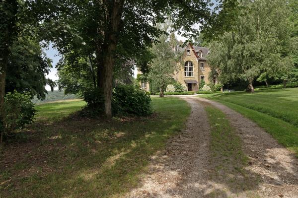 Elégant manoir clé en main et sa maison de gardien