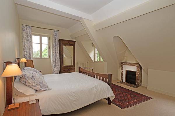 Elégant manoir clé en main et sa maison de gardien