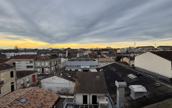 Appartement à vendre    3 pièces • 53 m2 Bordeaux