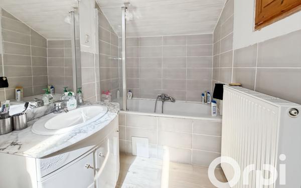 Maison à louer    3 pièces • 81,50 m2 Donzère