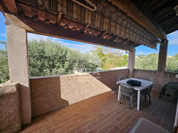 Septemes Les Vallons T6  d'environ 132m2 + garage 40 m2 sur une parcelle de 552 m2