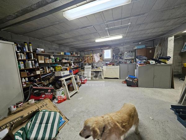 Septemes Les Vallons T6  d'environ 132m2 + garage 40 m2 sur une parcelle de 552 m2