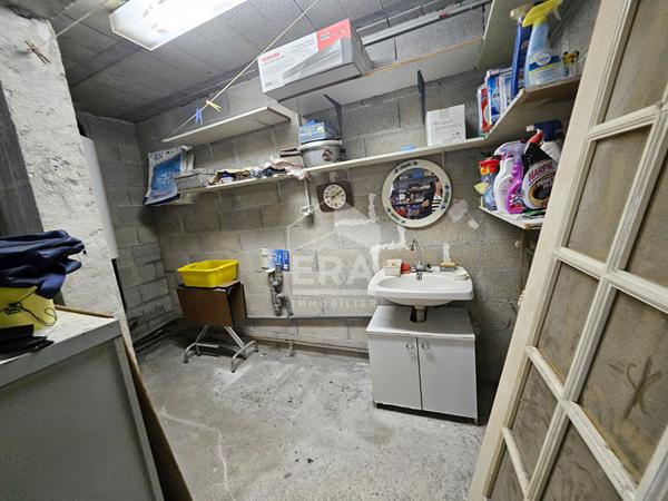 Septemes Les Vallons T6  d'environ 132m2 + garage 40 m2 sur une parcelle de 552 m2