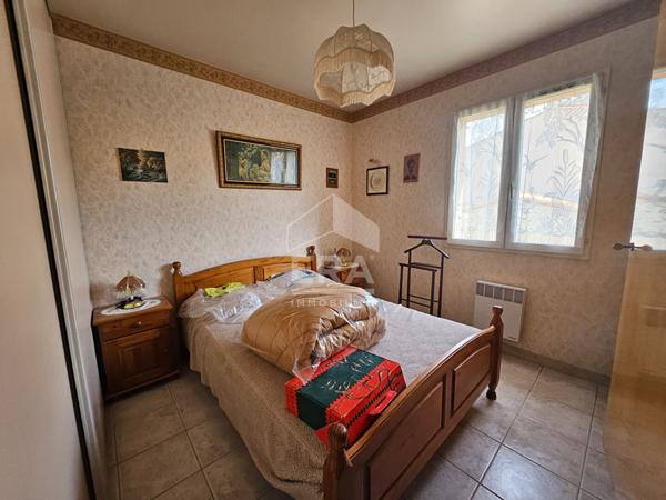 Septemes Les Vallons T6  d'environ 132m2 + garage 40 m2 sur une parcelle de 552 m2