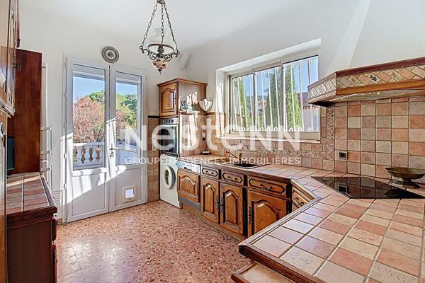 A VENDRE - Maison familiale 7 pieces avec deux logements a Draguignan