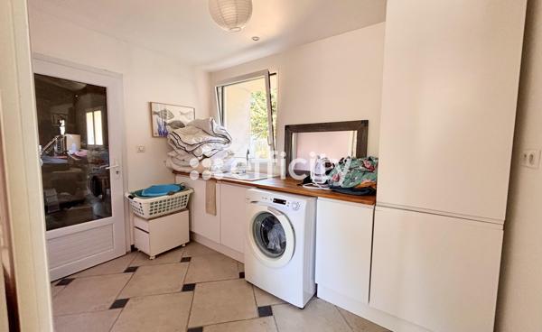 Maison
         6 pièces
        - 193 m² 549 000 €*