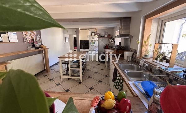 Maison
         6 pièces
        - 193 m² 549 000 €*