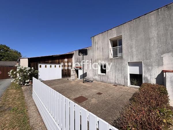Maison
         6 pièces
        - 193 m² 549 000 €*