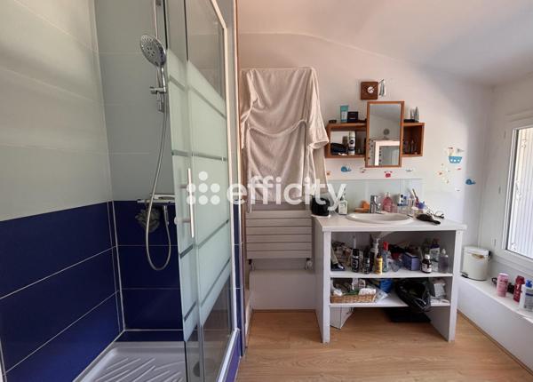 Maison
         6 pièces
        - 193 m² 549 000 €*