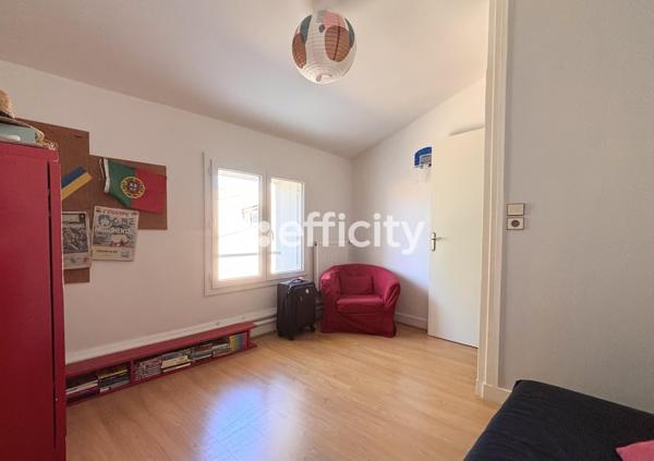 Maison
         6 pièces
        - 193 m² 549 000 €*