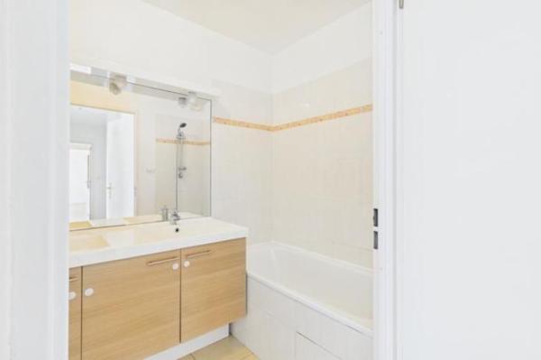 Vente - Appartement 3 pièces 65 m 2 SAINT AVE (56890)