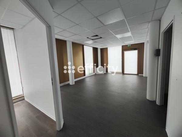 Local Commercial 3 pièces - 74 m²