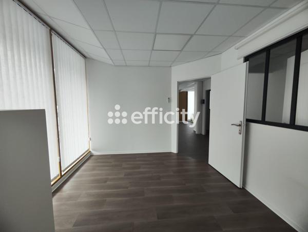 Local Commercial 3 pièces - 74 m²