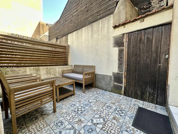 Maison de bourg rénovée avec terrasse - Clermont-Province