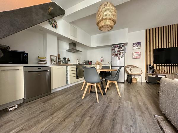 Maison de bourg rénovée avec terrasse - Clermont-Province