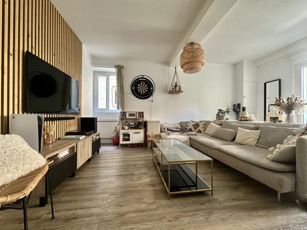 Maison de bourg rénovée avec terrasse - Clermont-Province