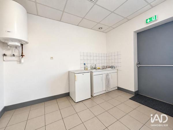 Location bureaux 157 m² Fèves