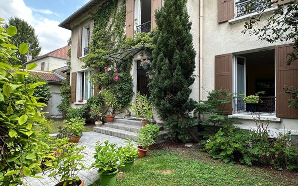 Maison à vendre    8 pièces •  Le Raincy