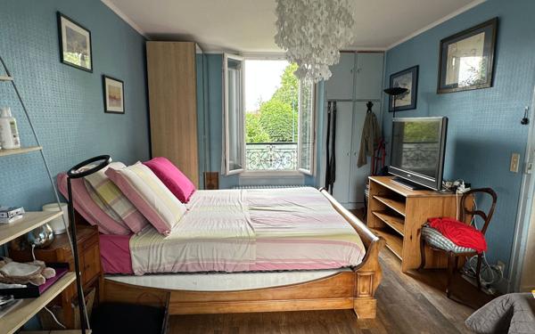 Maison à vendre    8 pièces •  Le Raincy