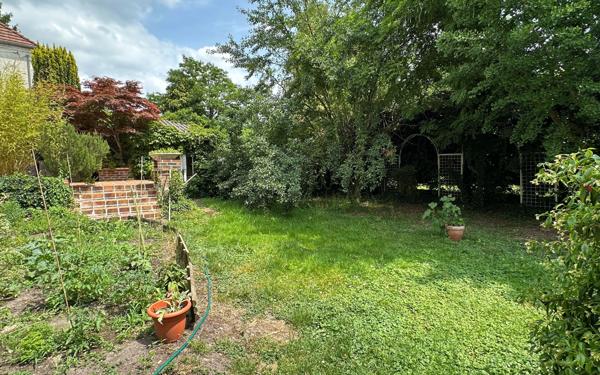 Maison à vendre    8 pièces •  Le Raincy