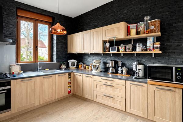 Maison à Vendre à Chaumont proche commodités - 5 Pièces, 109 m², Jardin, Garage