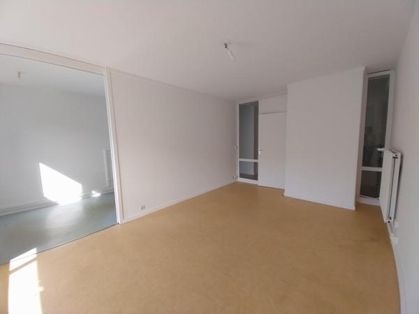 SAINTE LUCE SUR LOIRE - BEAU T4 AU 3EME ETAGE AVEC CAVE Sainte Luce Sur Loire