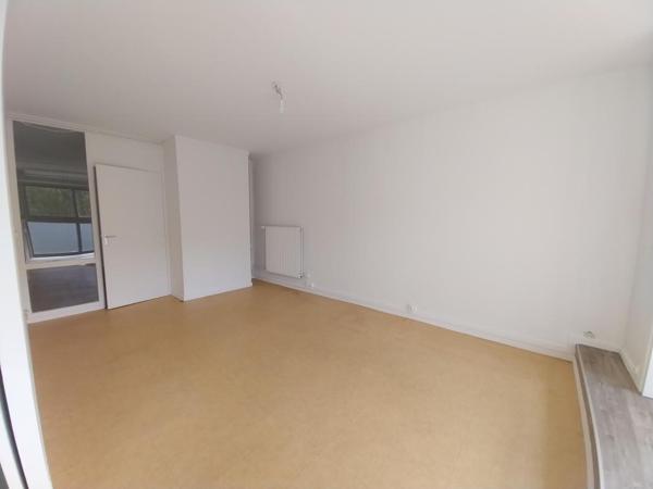 SAINTE LUCE SUR LOIRE - BEAU T4 AU 3EME ETAGE AVEC CAVE Sainte Luce Sur Loire