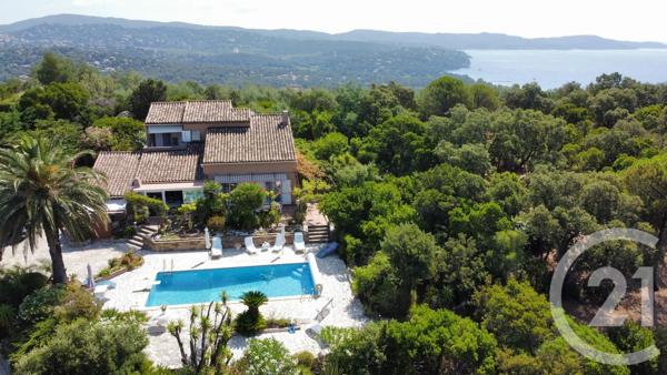 Maison à vendre  8 pièces - 190 m 2   CAVALAIRE SUR MER  - 83