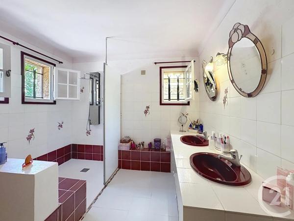 Maison à vendre  8 pièces - 190 m 2   CAVALAIRE SUR MER  - 83