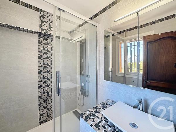 Maison à vendre  8 pièces - 190 m 2   CAVALAIRE SUR MER  - 83