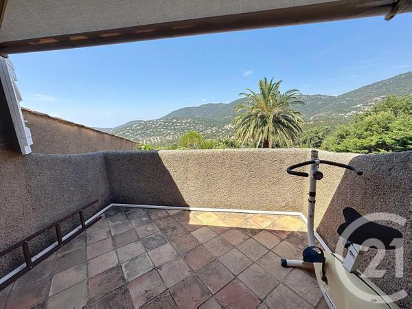 Maison à vendre  8 pièces - 190 m 2   CAVALAIRE SUR MER  - 83