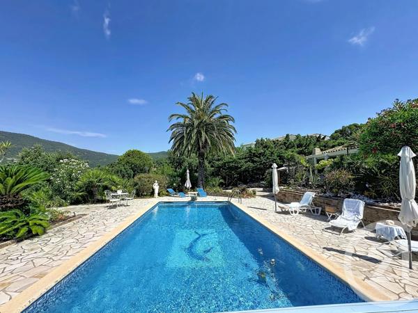 Maison à vendre  8 pièces - 190 m 2   CAVALAIRE SUR MER  - 83